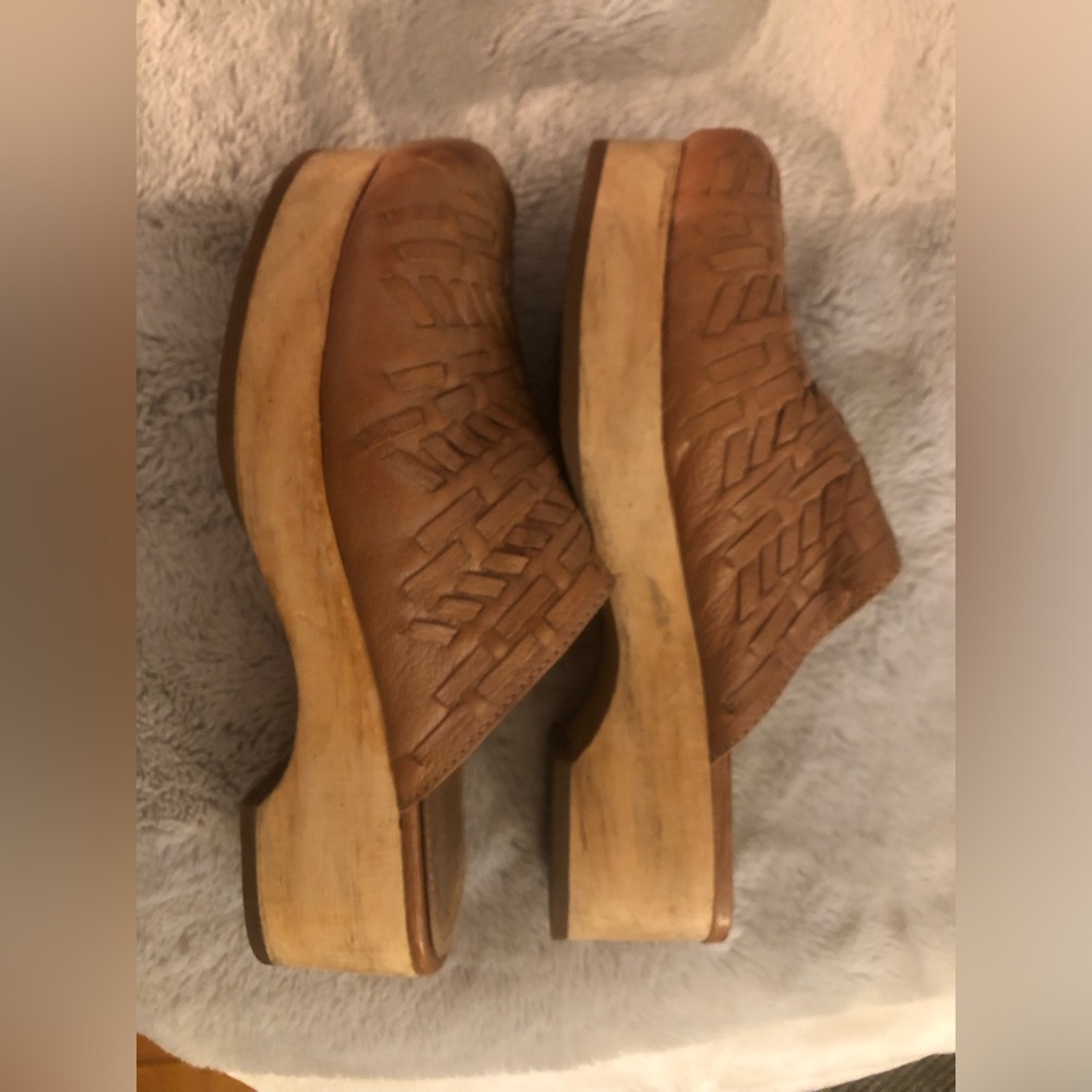 Mtng original Woven Leather wood Platform Clogs - Tan/Brown